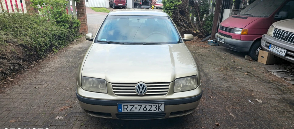 Volkswagen Bora cena 7900 przebieg: 246783, rok produkcji 2003 z Rzeszów małe 121